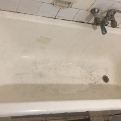 האמבטיה לפני הציפוי