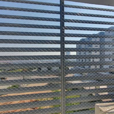 דוד שמש עם רשת למניעת כניסת יונים