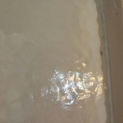 זכוכית מחוספסת עם השתקפות אור