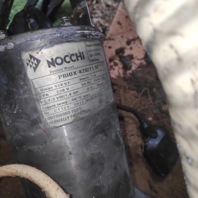 משאבת מים עם תווית טכנית של חברת NOCCHI