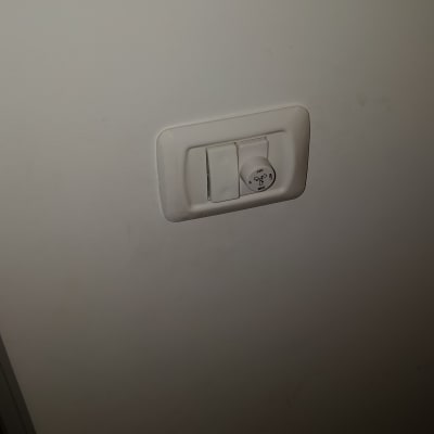 מתג חשמל עם כפתור ויסות מהירות