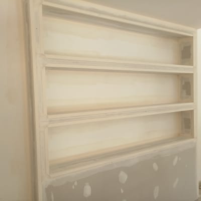 בניית מדפי גבס