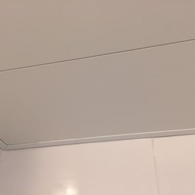 תקרת גבס עם חיבורים נראים