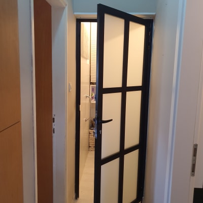 דלת אלומיניום