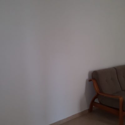 קיר לבן חלק ללא אלמנטים של ציור