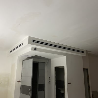 מערכת מיזוג אוויר מרכזית בתקרה