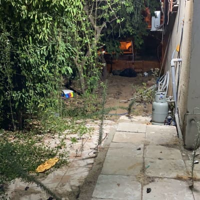 מצב החצר לפני העבודה