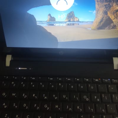 מחשב נייד HP עם מסך כניסה