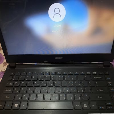 מחשב נייד Acer עם מסך כניסה למשתמש