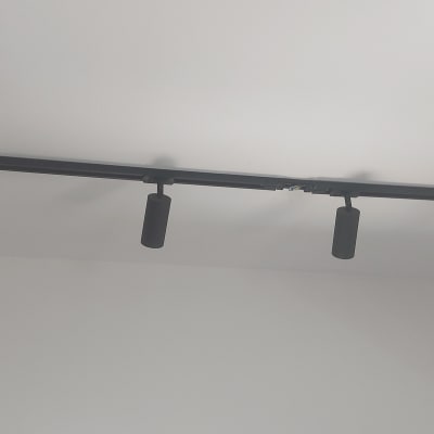 מסילת תאורה עם ארבעה פנסים ושקע חשמלי