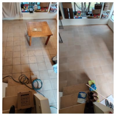 תמונת לפני ואחרי של רצפה נקייה עם כלי ניקוי