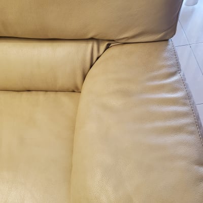 חלק מספה מעור בצבע בז