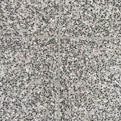 רצפת אריחים נקייה עם קווים ברורים