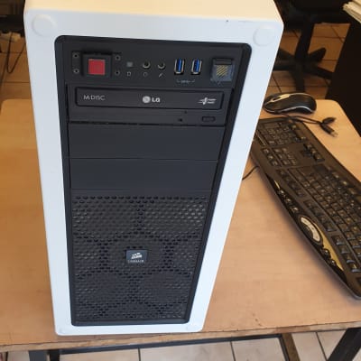 מארז מחשב עם כונן LG ויציאות USB