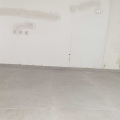 ריצוף ועבודת חשמל מושלמת 