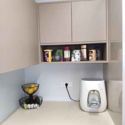 התקנת ארון עליון במטבח