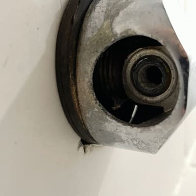 חיבור צינור מתכת עם אטם גומי