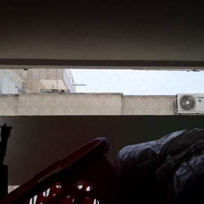 רשת למניעת כניסת יונים על חלון