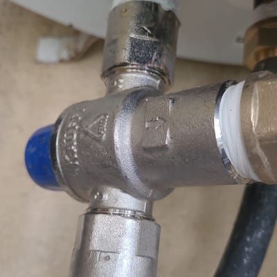 חיבורים מתכתיים בצנרת דוד שמש