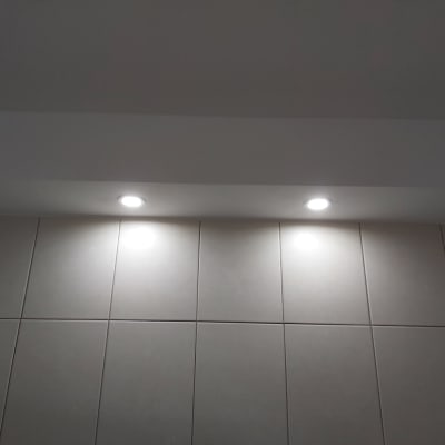 תקרת גבס עם תאורה שקועה