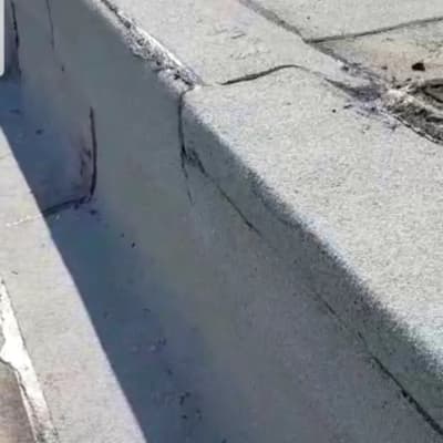 סדקים באיטום גג עם חומרי איטום גלויים