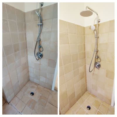 מקלחת לפני ואחרי ניקוי עם אריחים נקיים