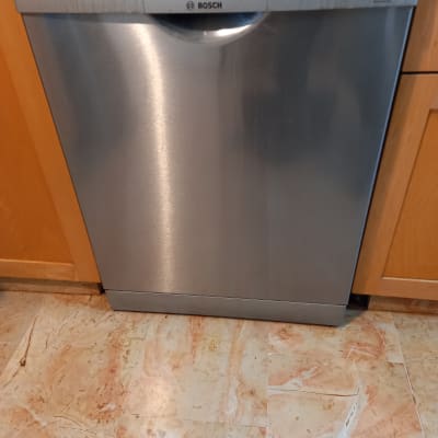 מדיח כלים בוש עם תצוגה דיגיטלית פעילה