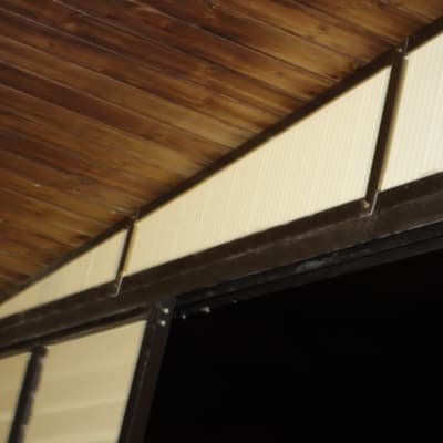 צילום הגג והתריסים לפני עבודת האיטום