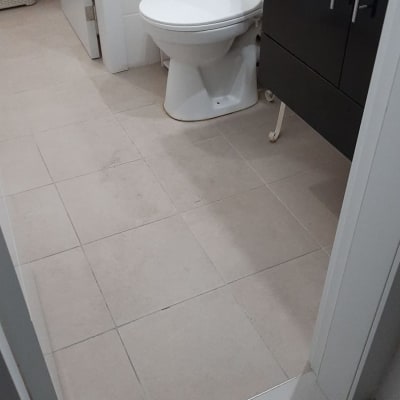 ריצוף מקלחת ילדים