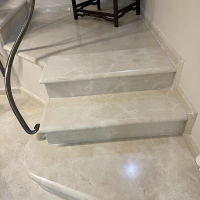 מדריגות סלון