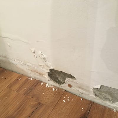 נזילה שהגיעה לפרקט