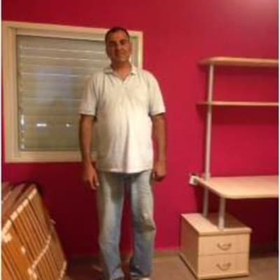 אבי בזמן העבודה :)