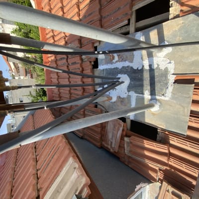 גג רעפים עם צינורות ומרזבים, תיקון עם חומר איטום