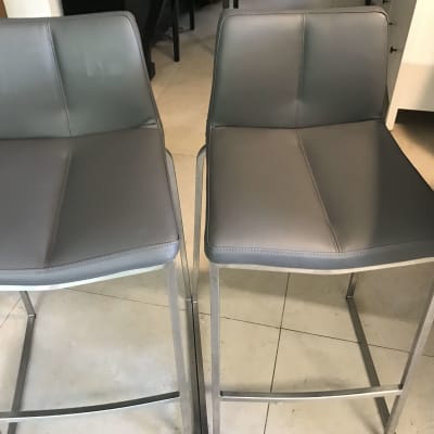 הכסאות שאלי חדש לי 