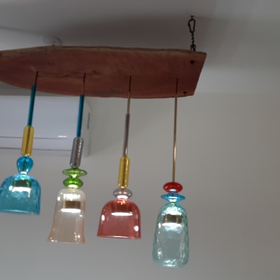 מנורת תקרה עם חמישה אהילים צבעוניים