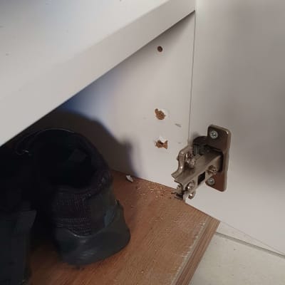 הברגים נעקרו מהעץ