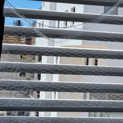 הרשת בתחילת העבודה לפני המתיחה