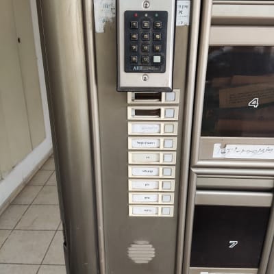 פאנל אינטרקום עם מקשים ותצוגת שמות