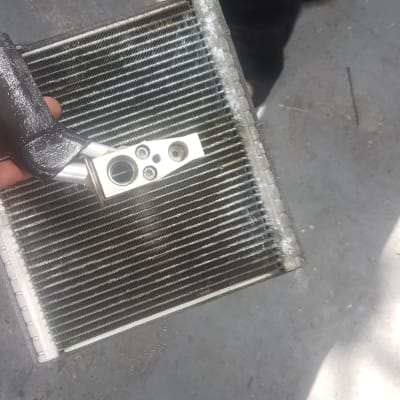 מחזיק מחליף חום עם צינור מתכת