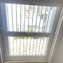 חלון עם סורגים מאלומיניום