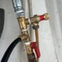 חיבורים וצינורות של מערכת חימום מים