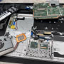 חלקי מחשב נייד מפורקים, לוח אם ומאוורר