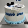 עוגת בר מצווה עם קישוטים כחולים