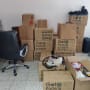 קופסאות קרטון לאריזה עם חפצים שונים