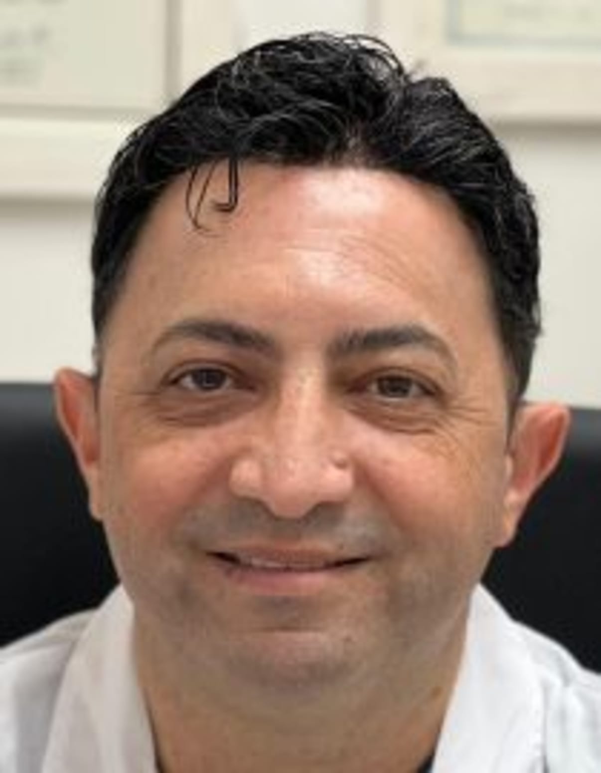 תמונת פורטרט של בעל המקצוע