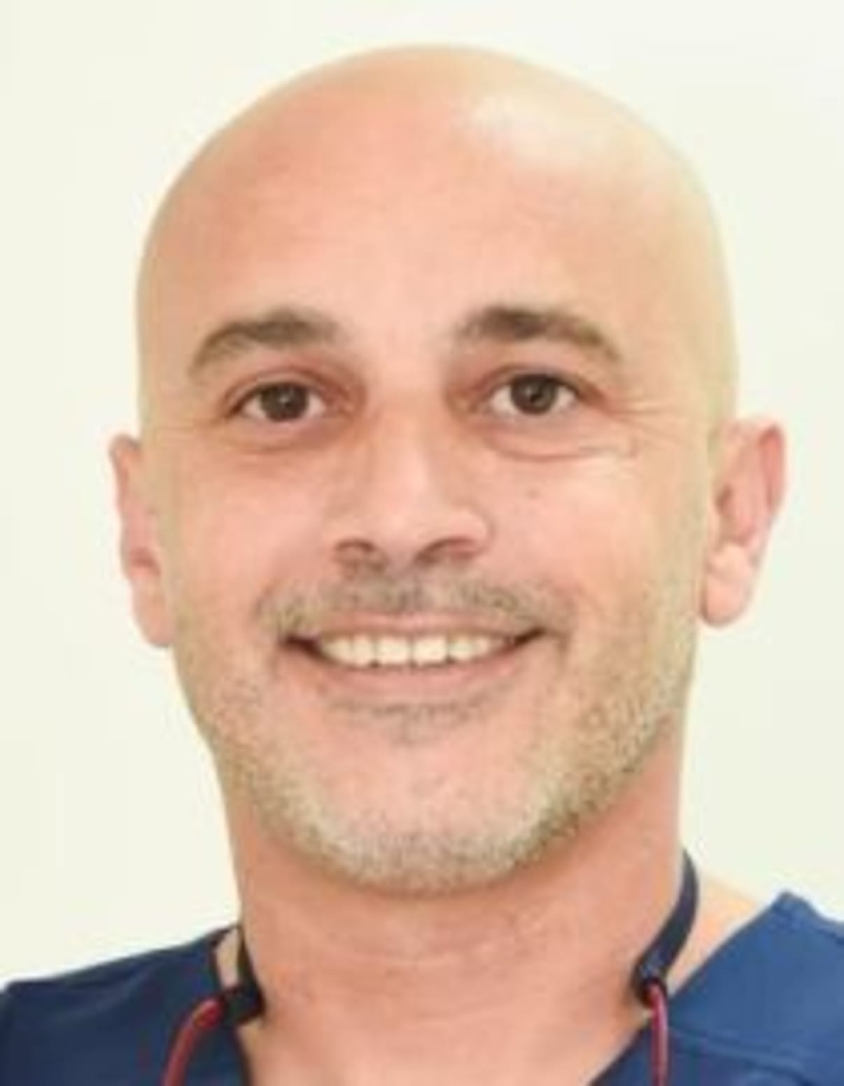 תמונת פורטרט של בעל המקצוע