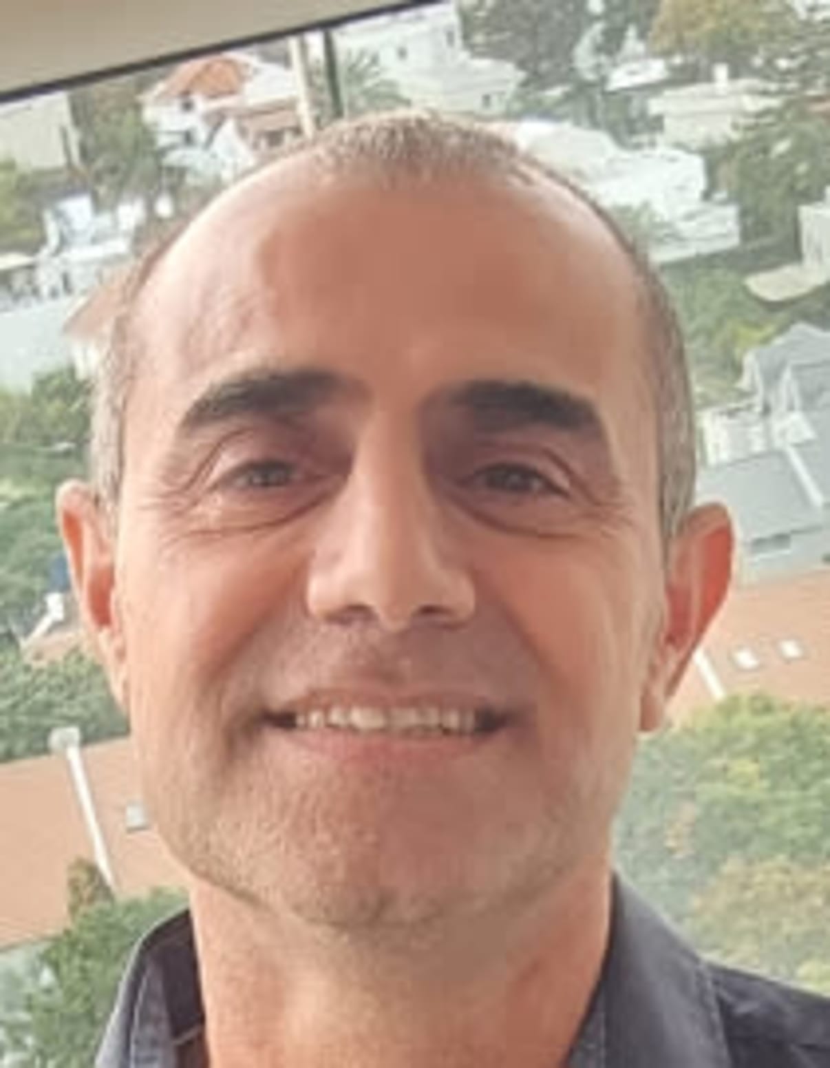 תמונת פורטרט של בעל המקצוע