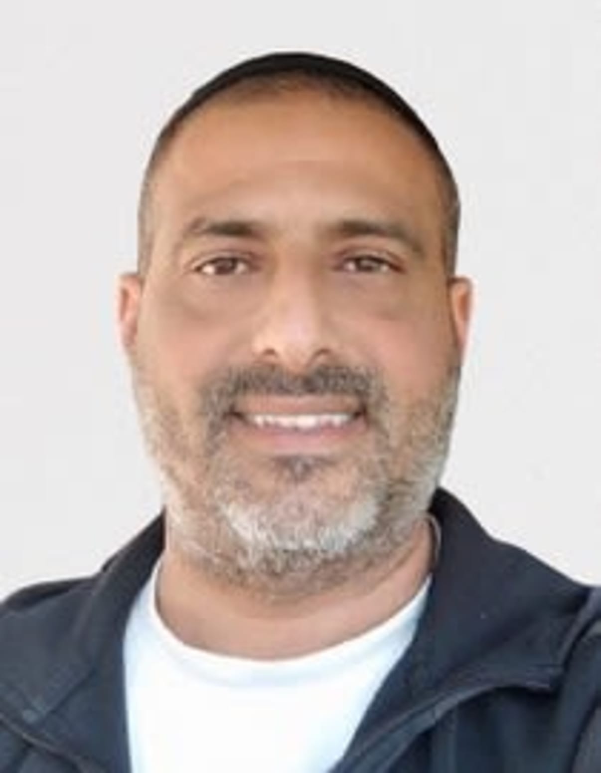 תמונת פורטרט של בעל המקצוע