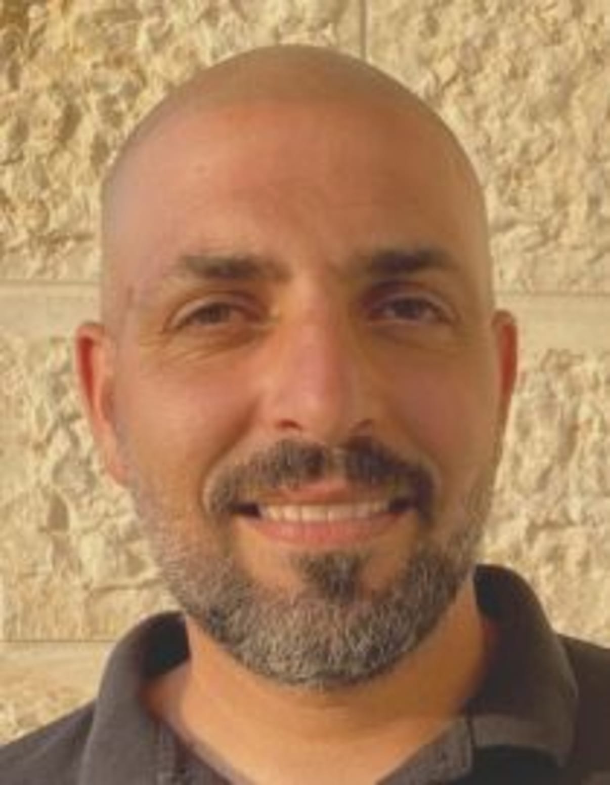 תמונת פורטרט של בעל המקצוע