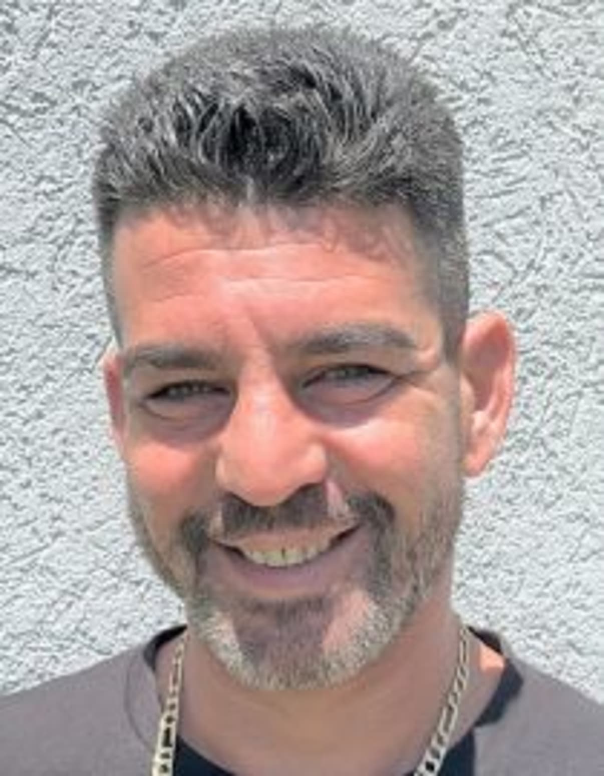 תמונת פורטרט של בעל המקצוע